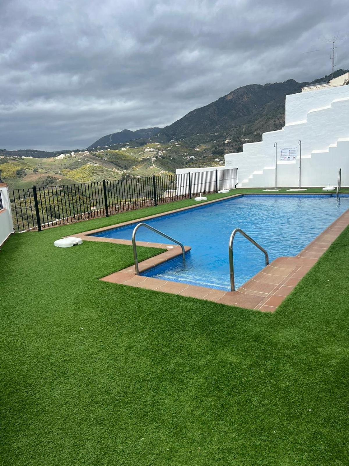 Atico Con Increibles Vistas A Las Montanas Y Mar Frigiliana Exterior foto